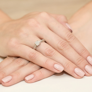 Wielokamieniowy Pierścionek z Diamentami 0,25ct ze złota próby 585. W-0302